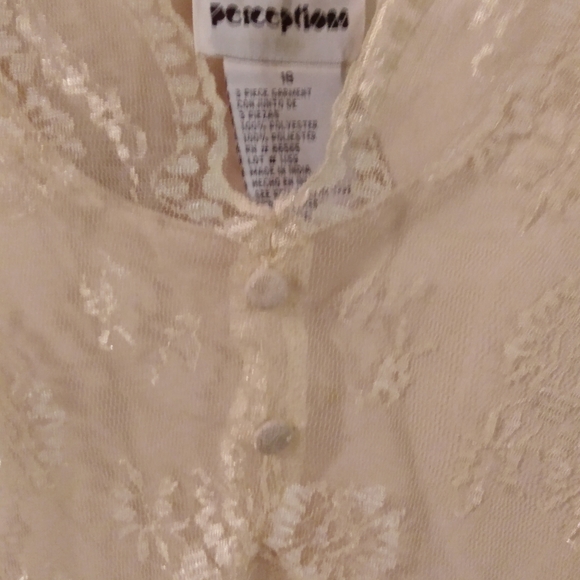 Perceptions Lace lined tank - Picture 2 of 3